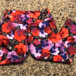KOS USA Capri Athletic pants. EUC.